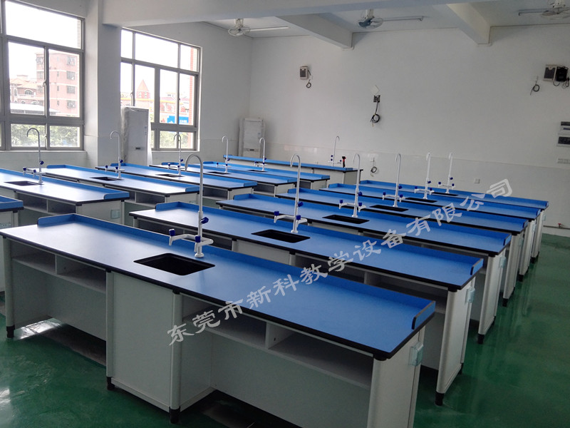<a href='http://www.j-and-t.com.cn/chanpin/53-1.html' target='1' style='font-size:18px; font-weight:bold; color:#000000;'>科學(xué)實(shí)驗(yàn)室</a>