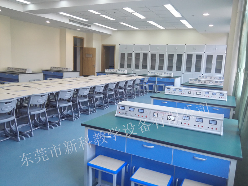<a href='http://www.j-and-t.com.cn/' target='1' style='font-size:14px; font-weight:bold; color:#0080ff;'>物理實(shí)驗(yàn)室</a>教室