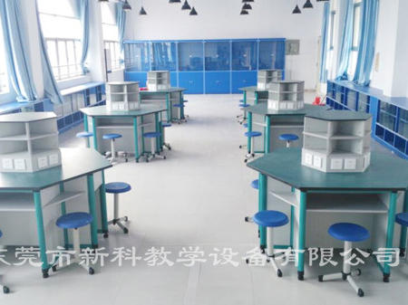<a href='http://www.j-and-t.com.cn/chanpin/60-1.html' target='1' style='font-size:18px; font-weight:bold; color:#000000;'>機(jī)器人功能室</a>3